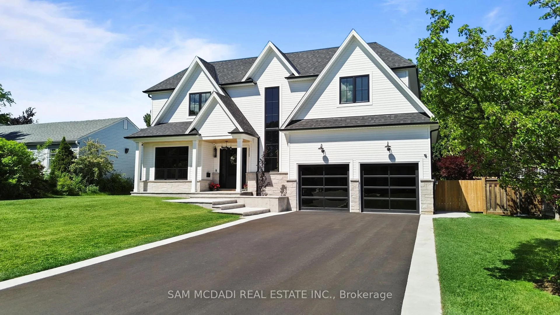Photo 5 of 899 Danforth Place, Burlington, Bayview — HOMEH