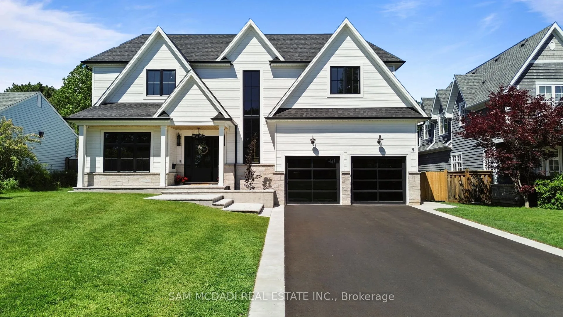 Photo 3 of 899 Danforth Place, Burlington, Bayview — HOMEH