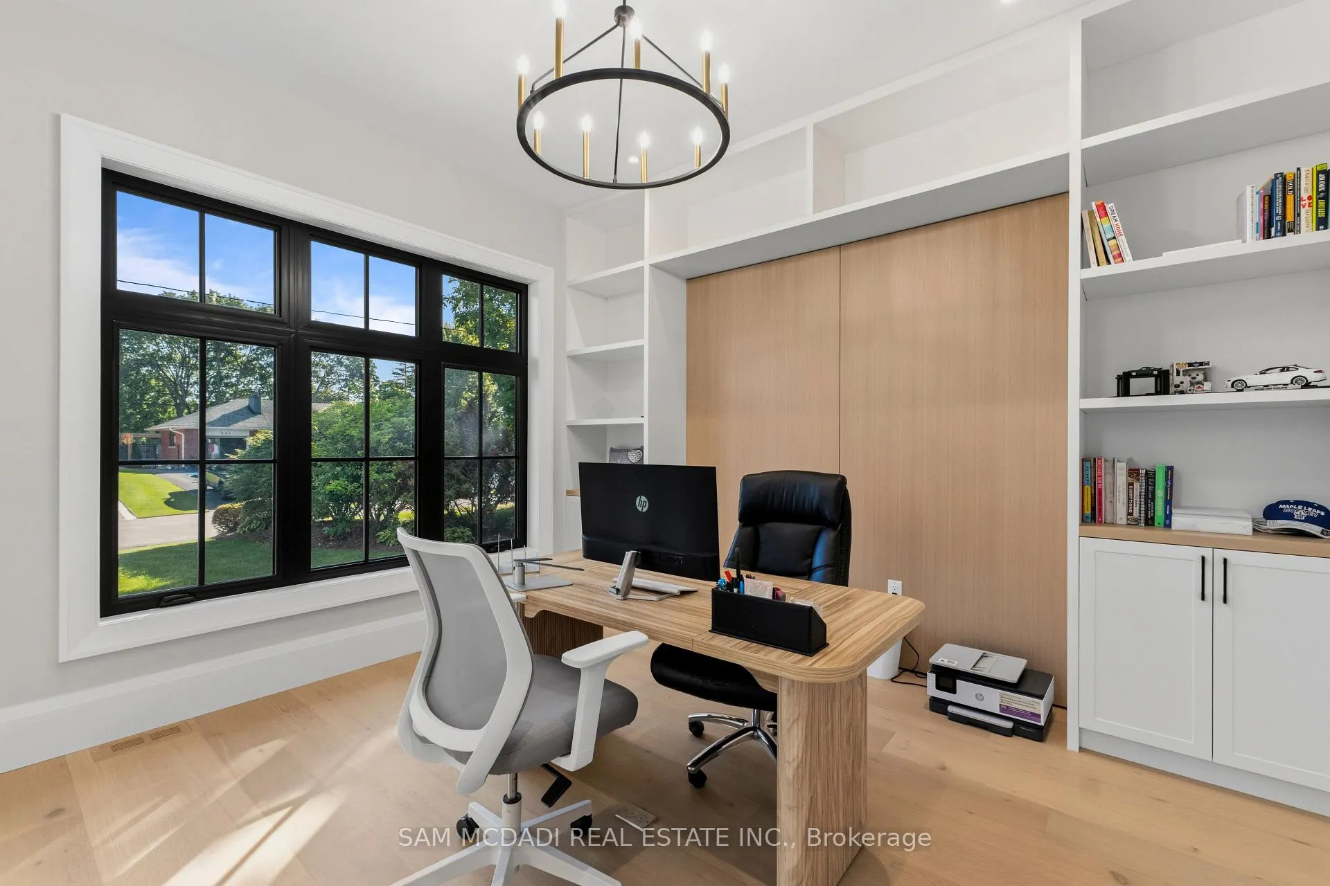 Photo 9 of 899 Danforth Place, Burlington, Bayview — HOMEH