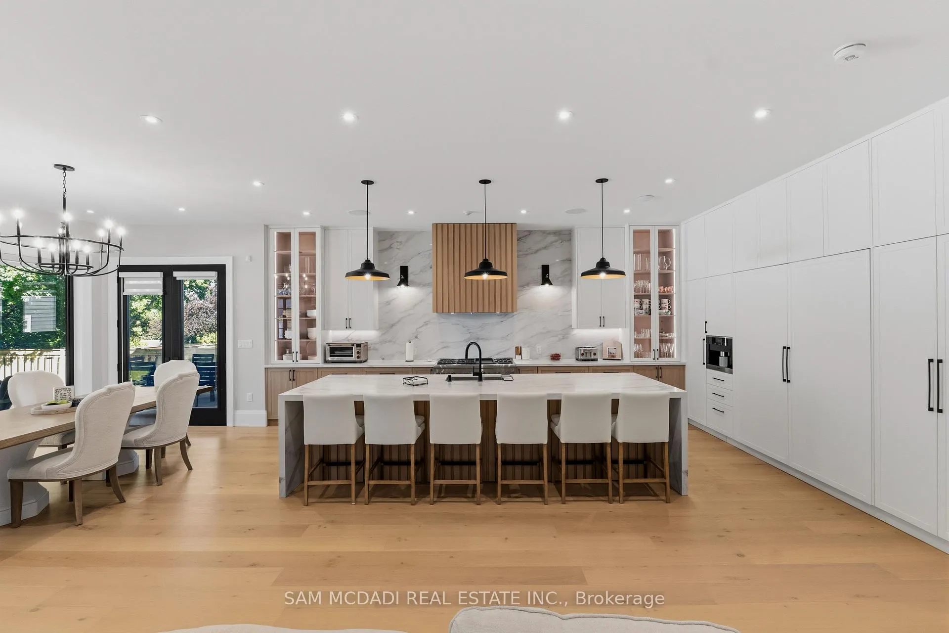 Photo 13 of 899 Danforth Place, Burlington, Bayview — HOMEH
