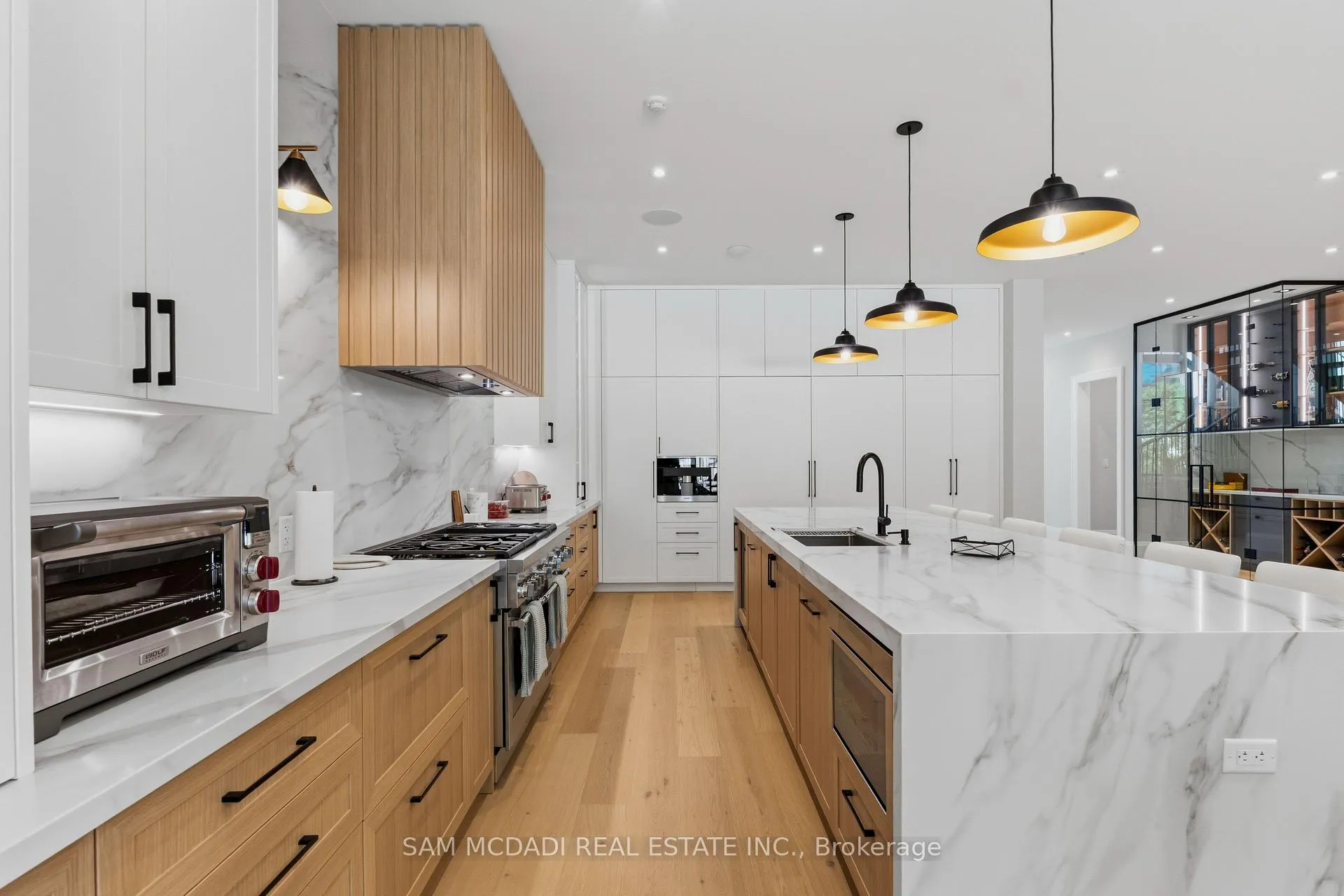 Photo 14 of 899 Danforth Place, Burlington, Bayview — HOMEH