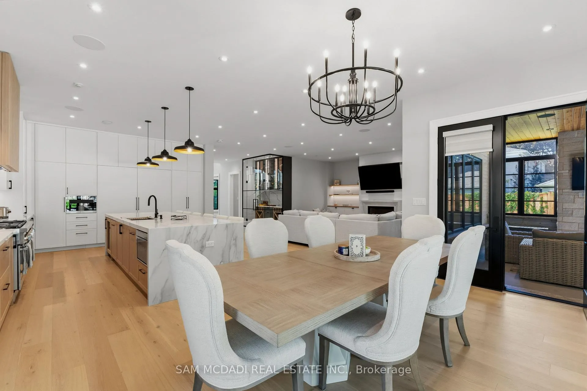 Photo 15 of 899 Danforth Place, Burlington, Bayview — HOMEH