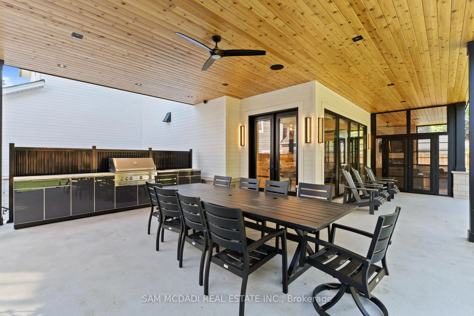Photo 18 of 899 Danforth Place, Burlington, Bayview — HOMEH
