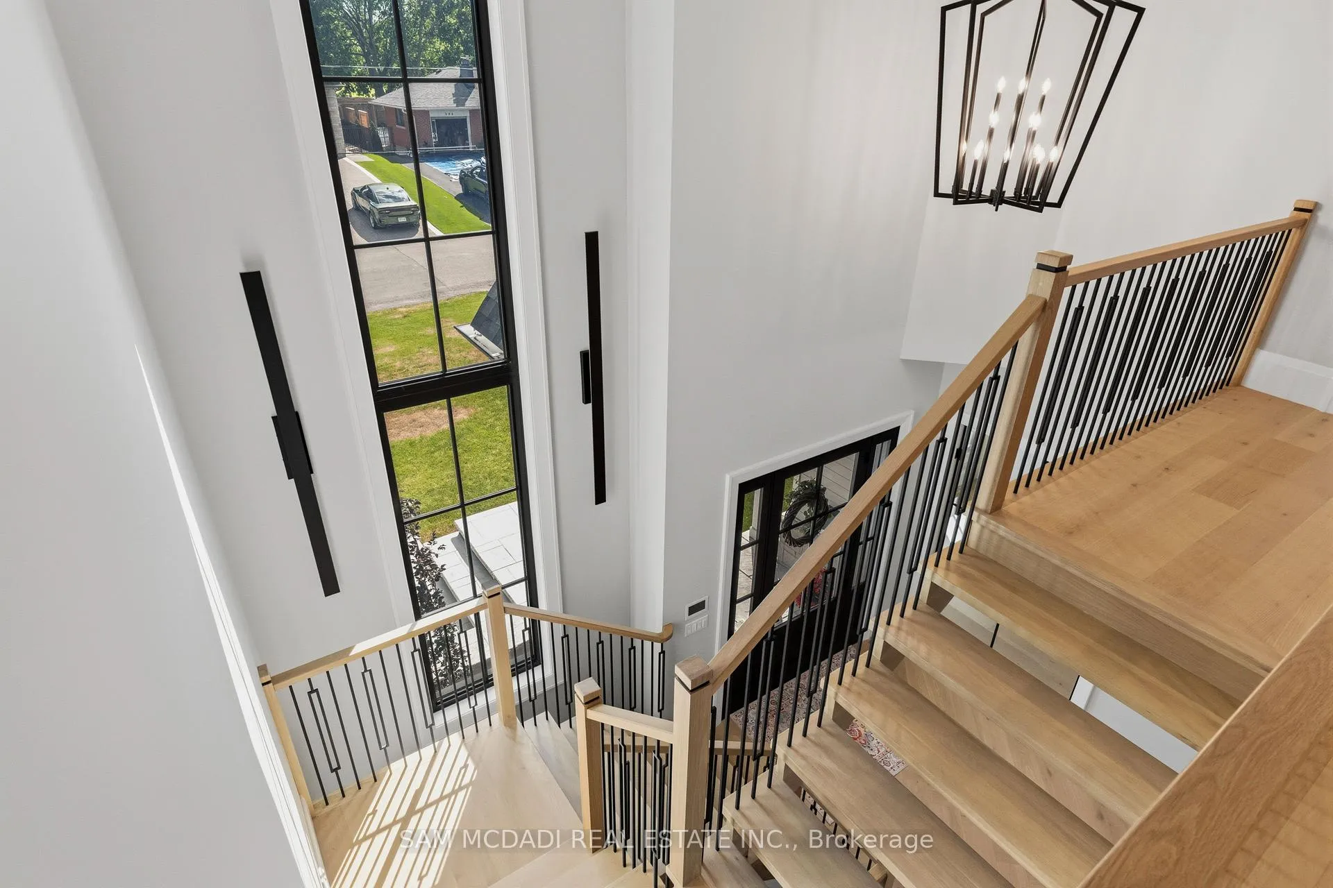 Photo 21 of 899 Danforth Place, Burlington, Bayview — HOMEH