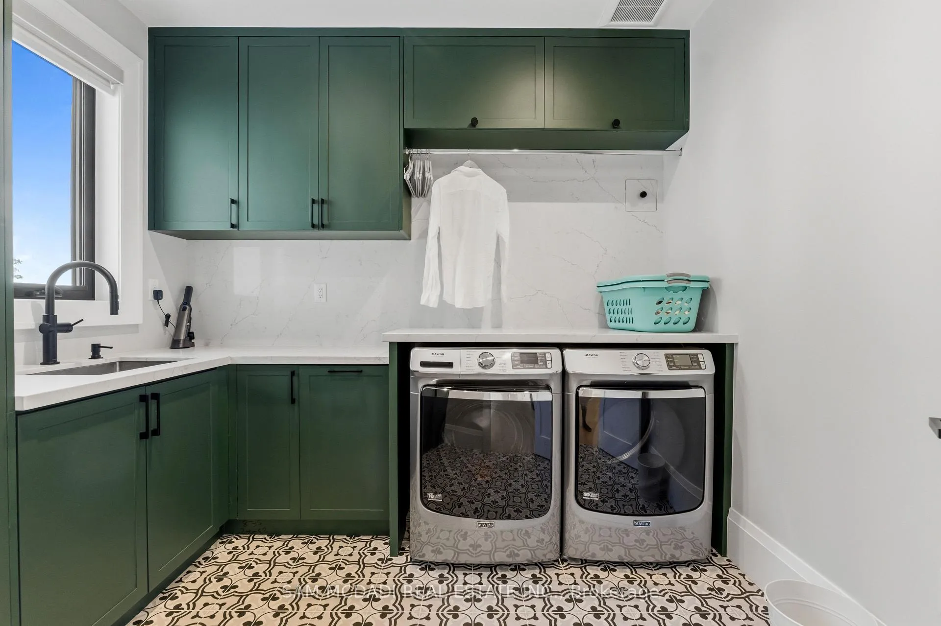 Photo 36 of 899 Danforth Place, Burlington, Bayview — HOMEH