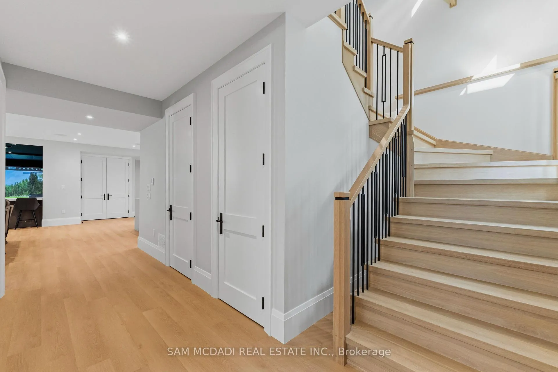 Photo 37 of 899 Danforth Place, Burlington, Bayview — HOMEH