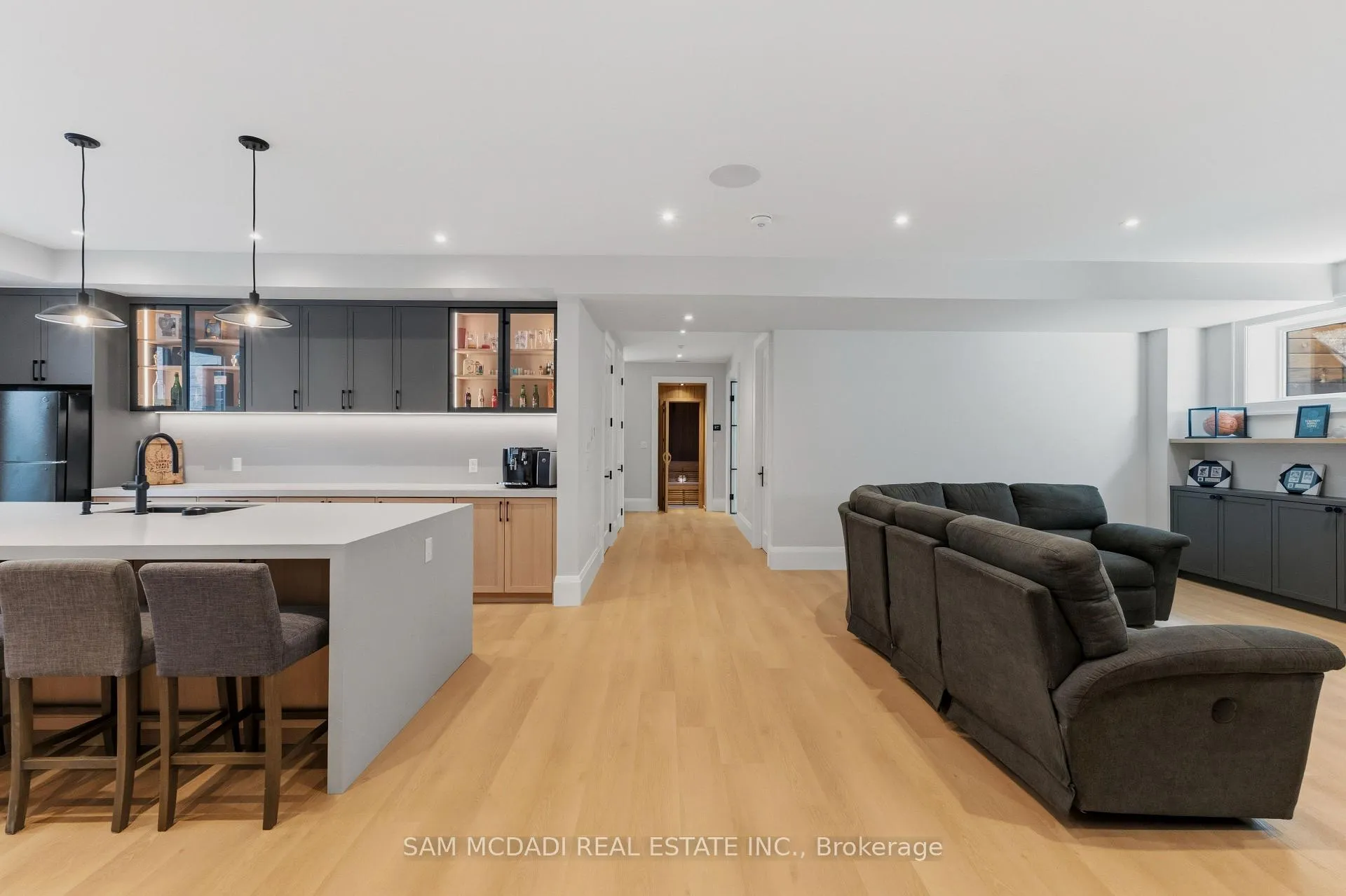 Photo 44 of 899 Danforth Place, Burlington, Bayview — HOMEH