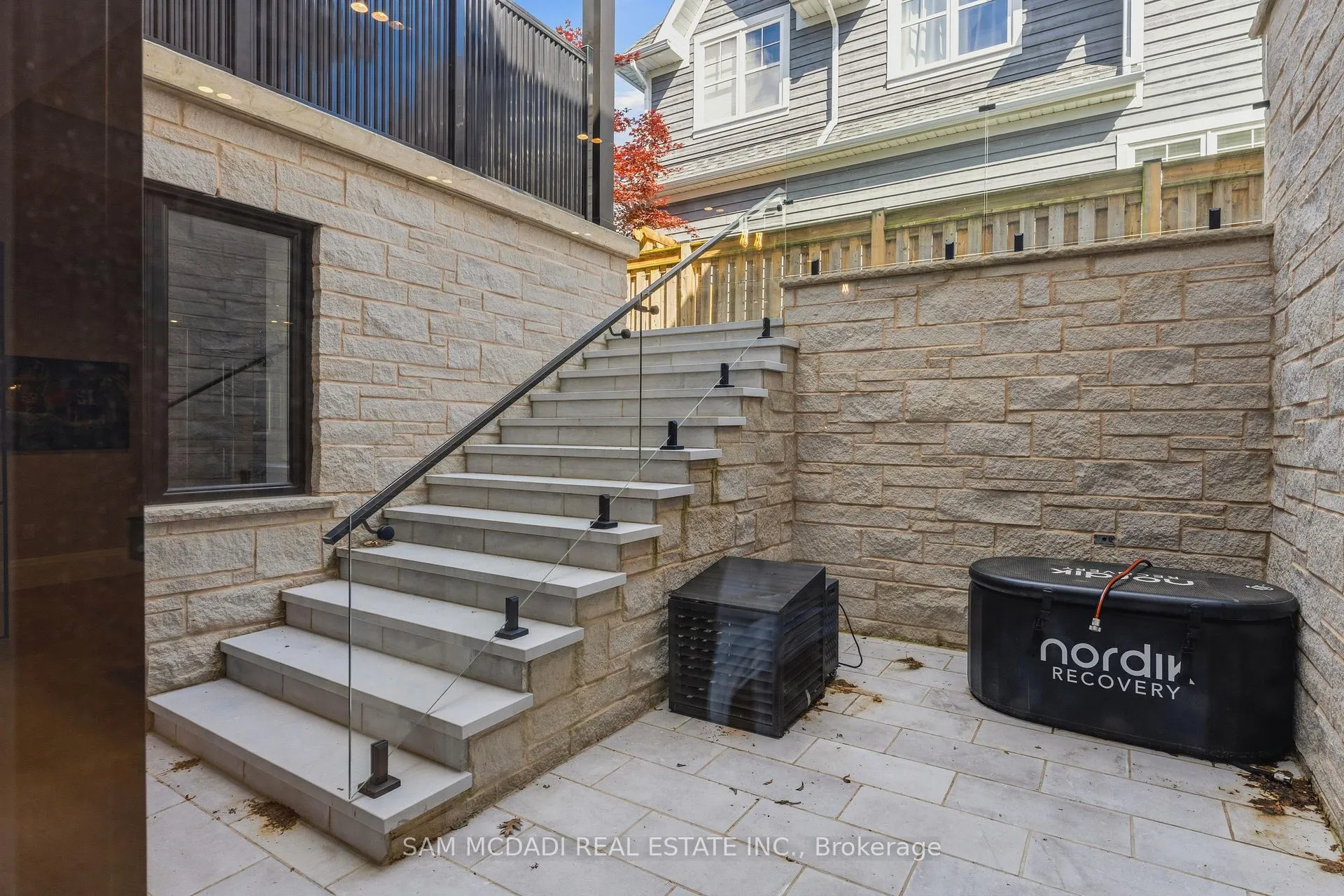 Photo 49 of 899 Danforth Place, Burlington, Bayview — HOMEH