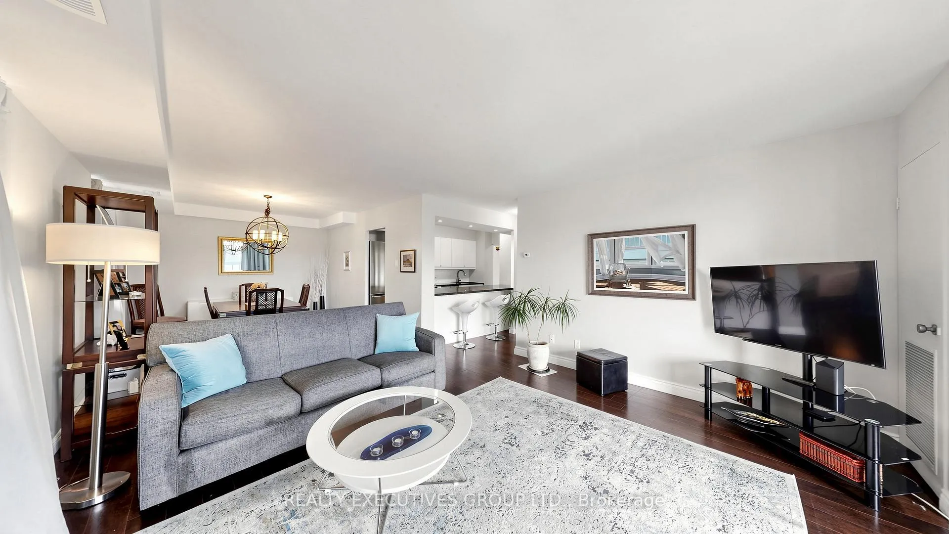 Photo 10 of Unit 309, 8111 Yonge Street, Markham, Royal Orchard — HOMEH