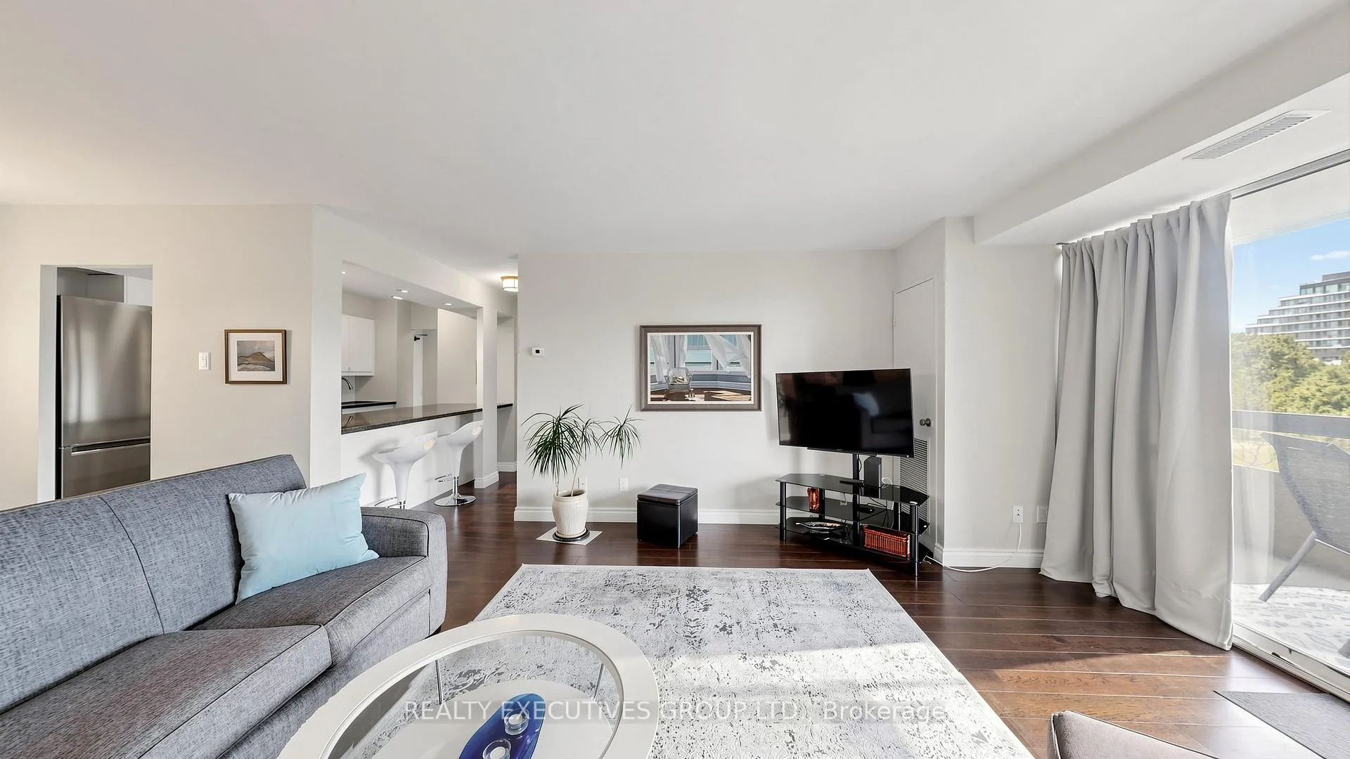 Photo 11 of Unit 309, 8111 Yonge Street, Markham, Royal Orchard — HOMEH