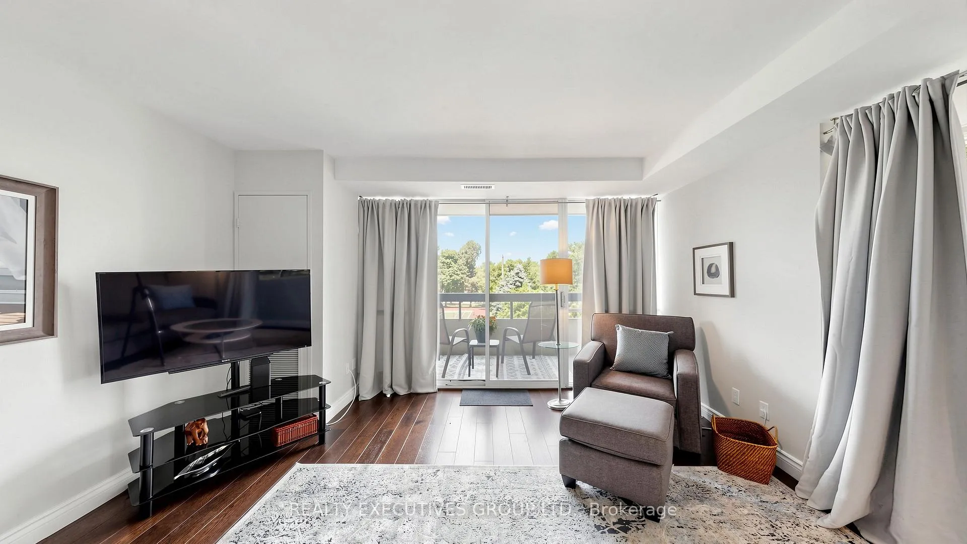 Photo 12 of Unit 309, 8111 Yonge Street, Markham, Royal Orchard — HOMEH