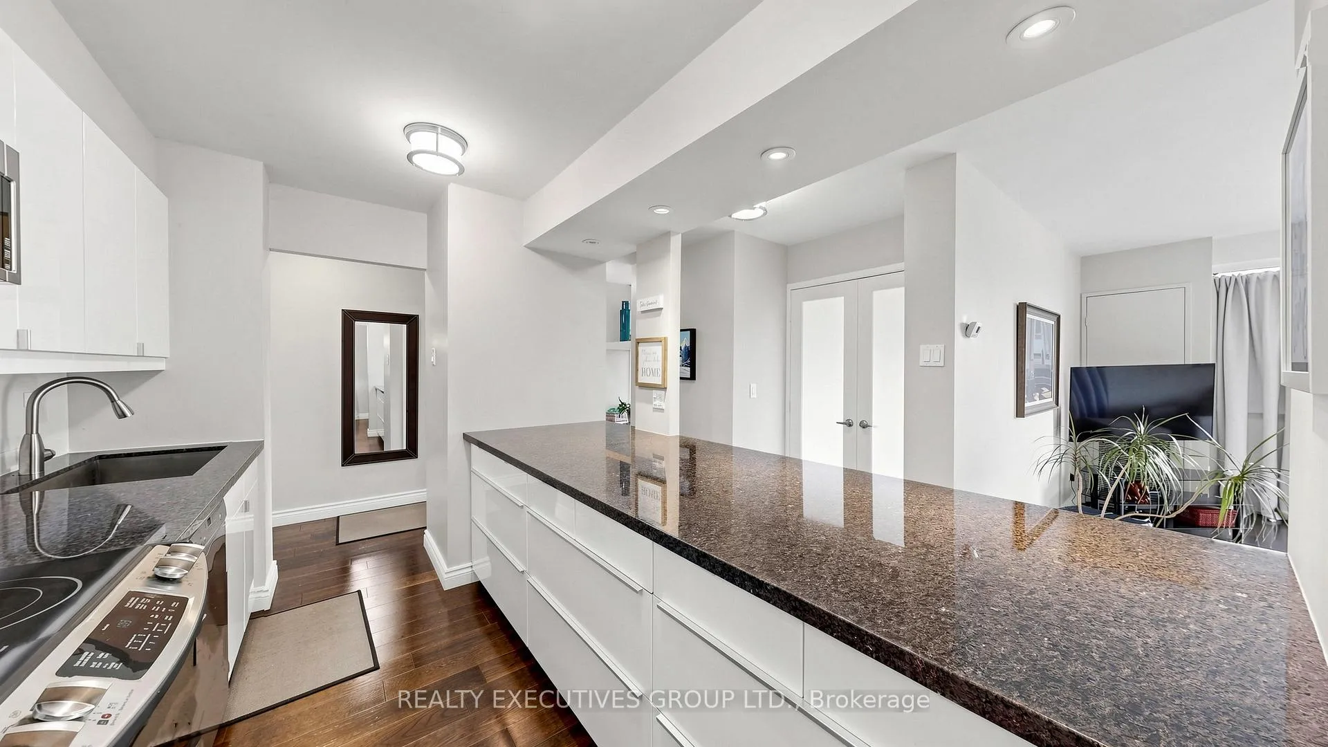 Photo 18 of Unit 309, 8111 Yonge Street, Markham, Royal Orchard — HOMEH