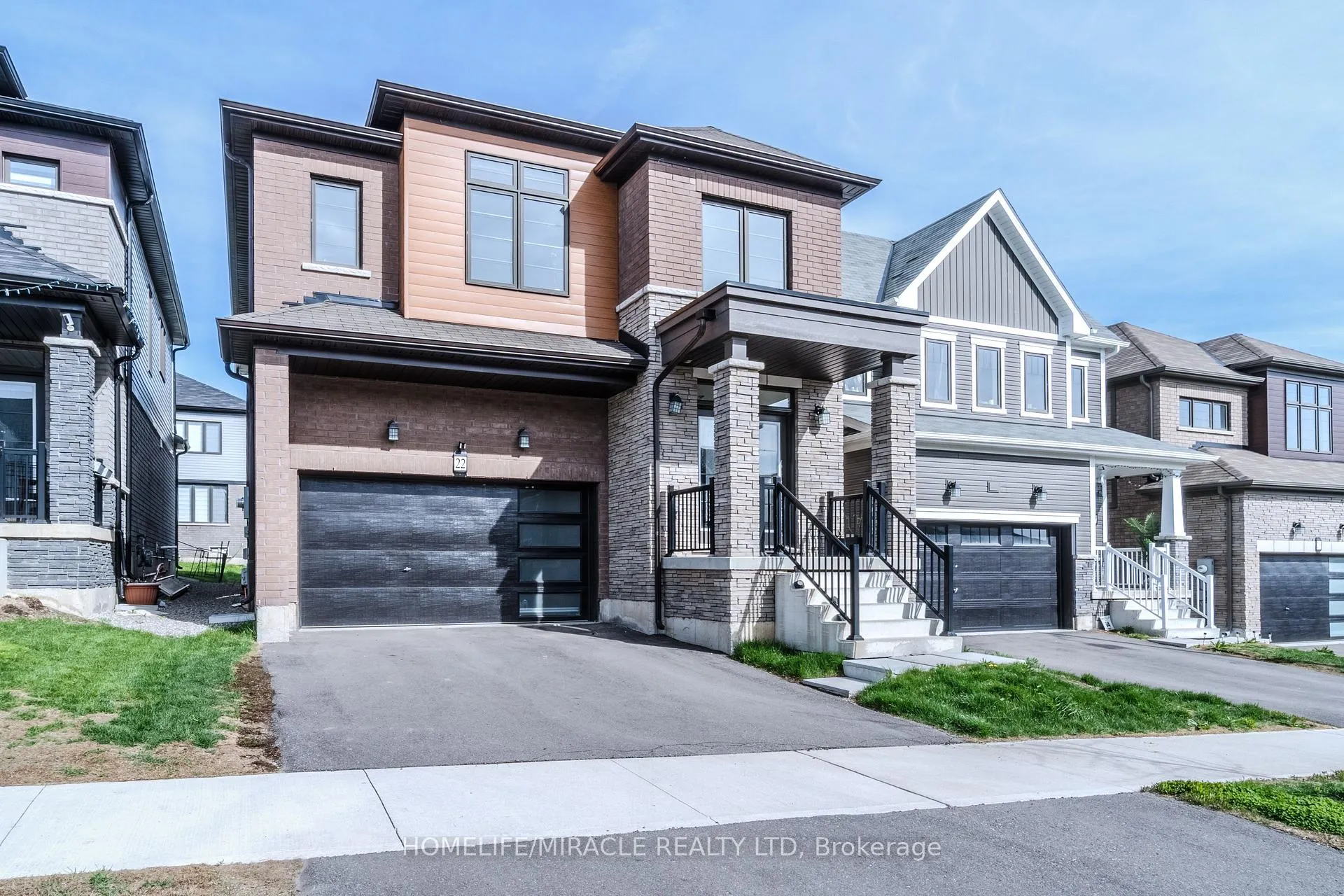 Photo 2 of 22 Santos Drive, Haldimand — HOMEH
