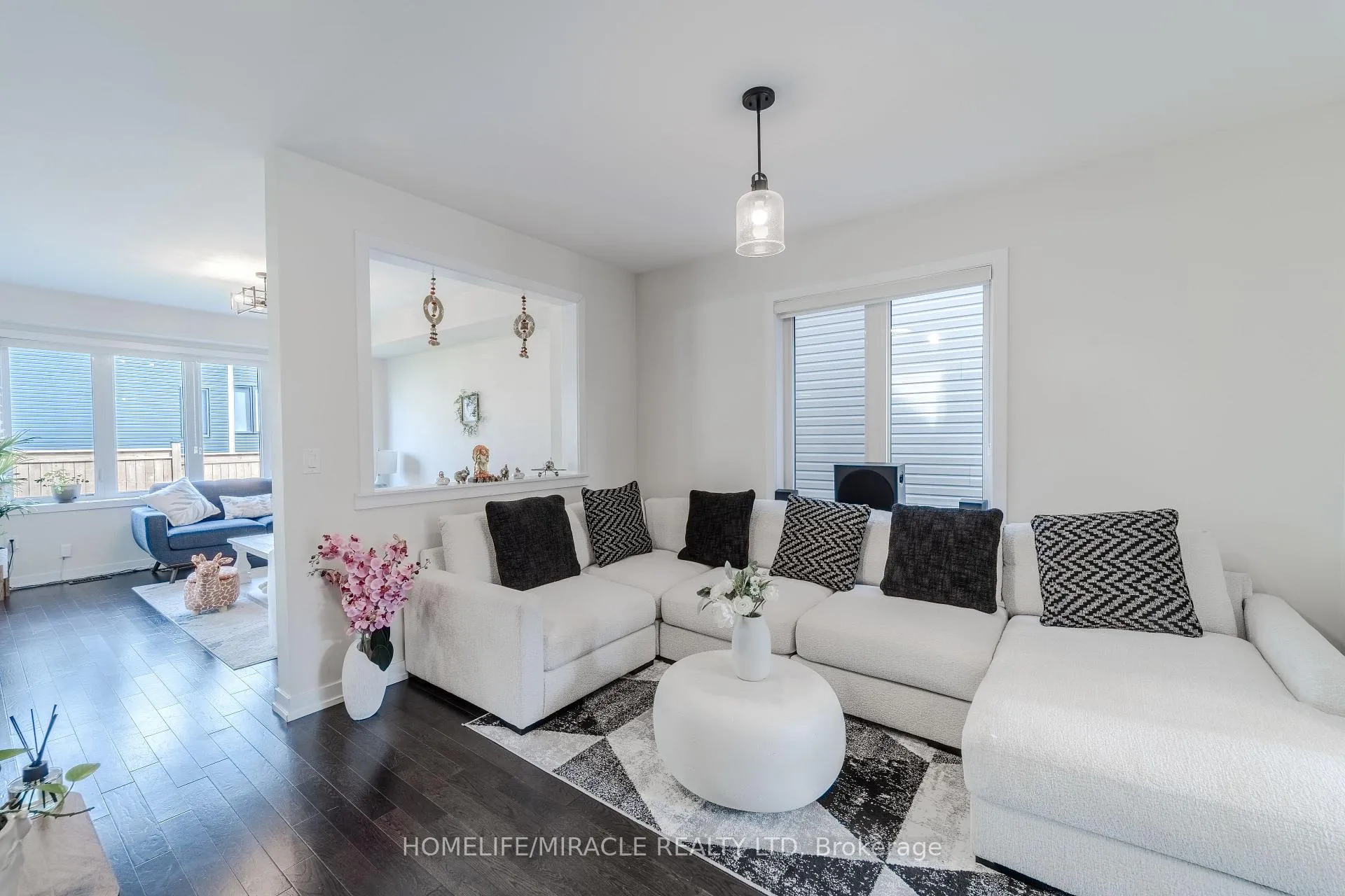 Photo 5 of 22 Santos Drive, Haldimand — HOMEH