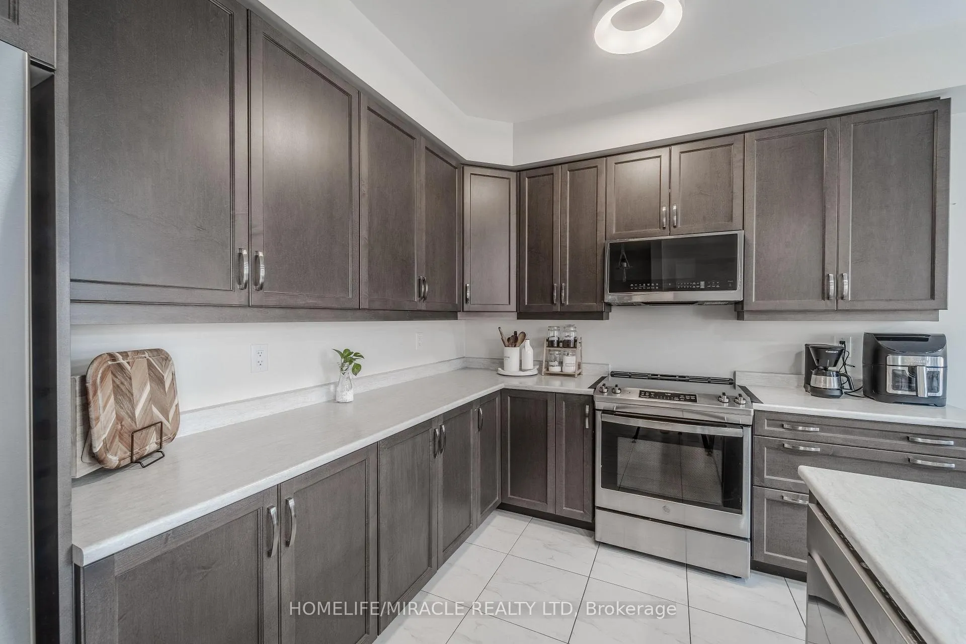 Photo 10 of 22 Santos Drive, Haldimand — HOMEH