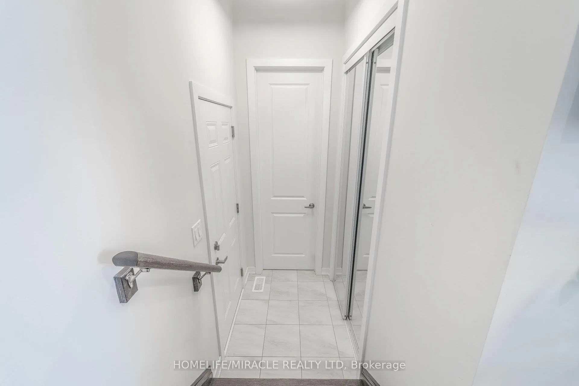 Photo 13 of 22 Santos Drive, Haldimand — HOMEH