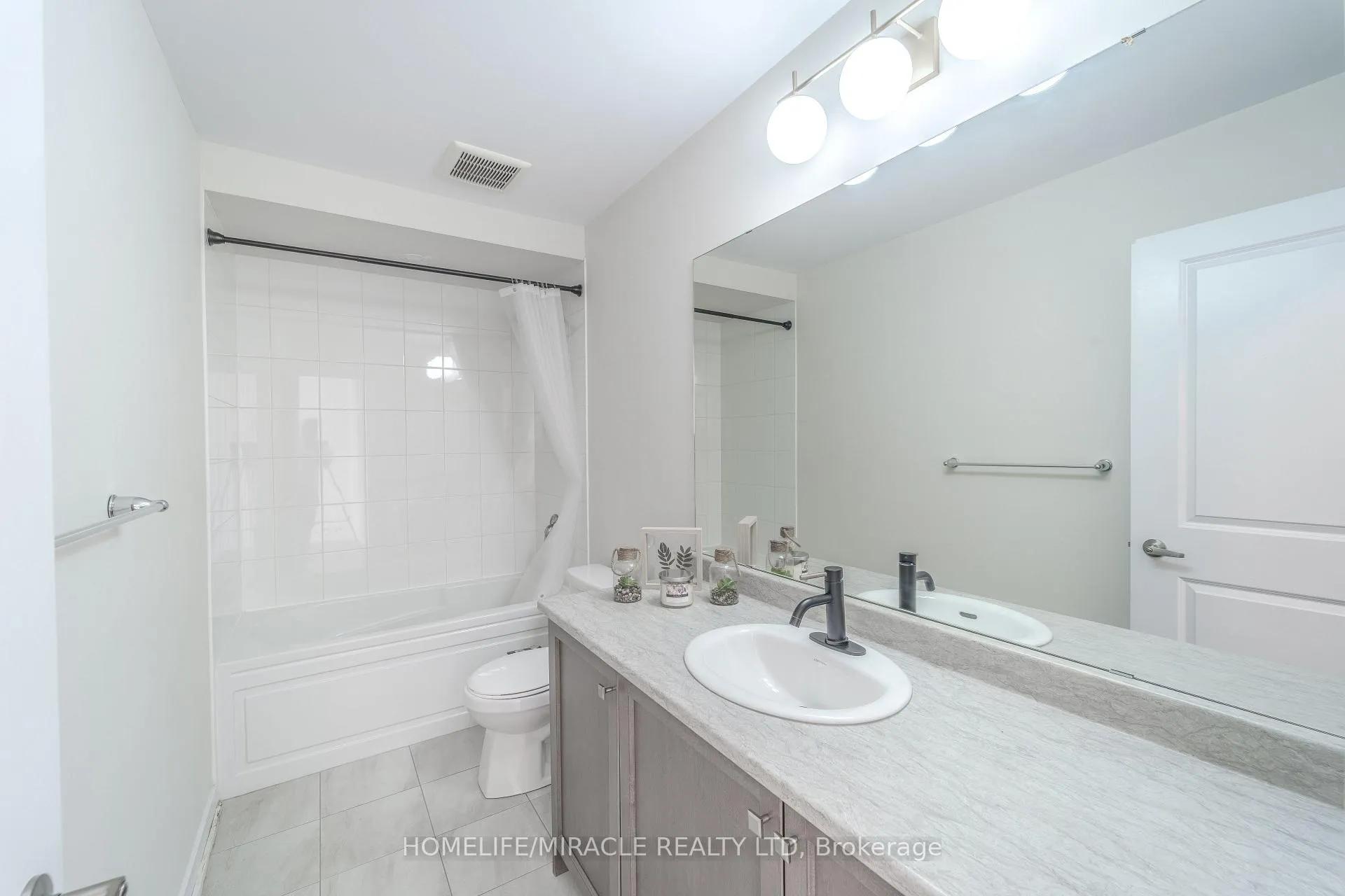 Photo 19 of 22 Santos Drive, Haldimand — HOMEH