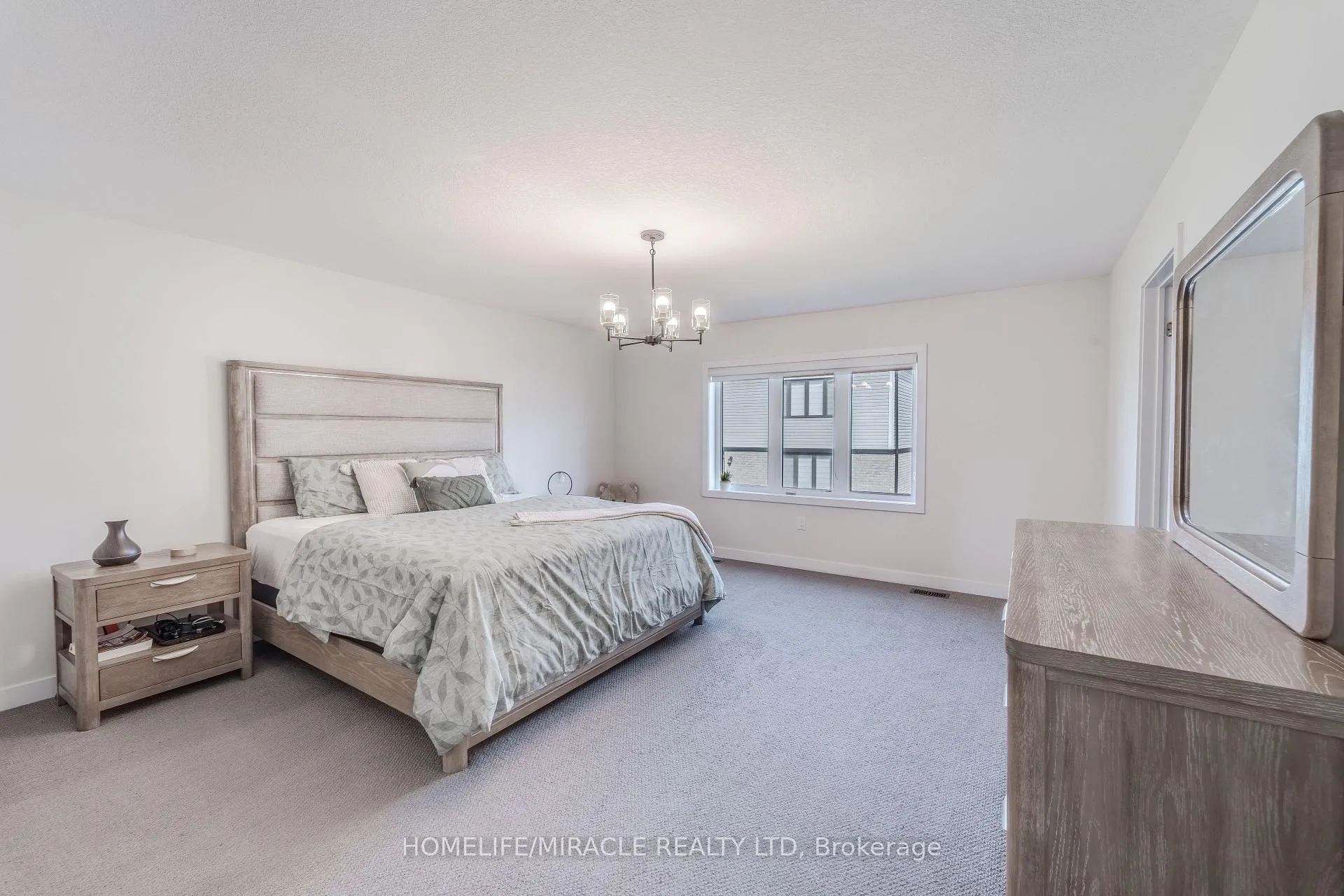 Photo 24 of 22 Santos Drive, Haldimand — HOMEH