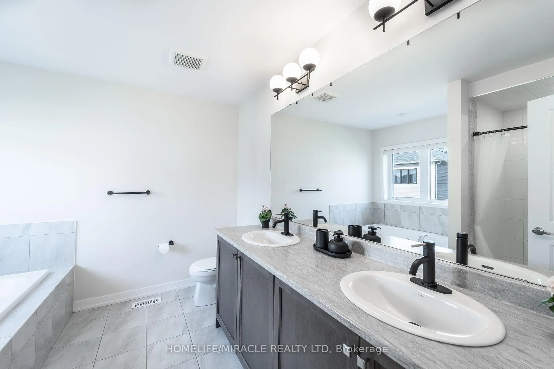 Photo 29 of 22 Santos Drive, Haldimand — HOMEH