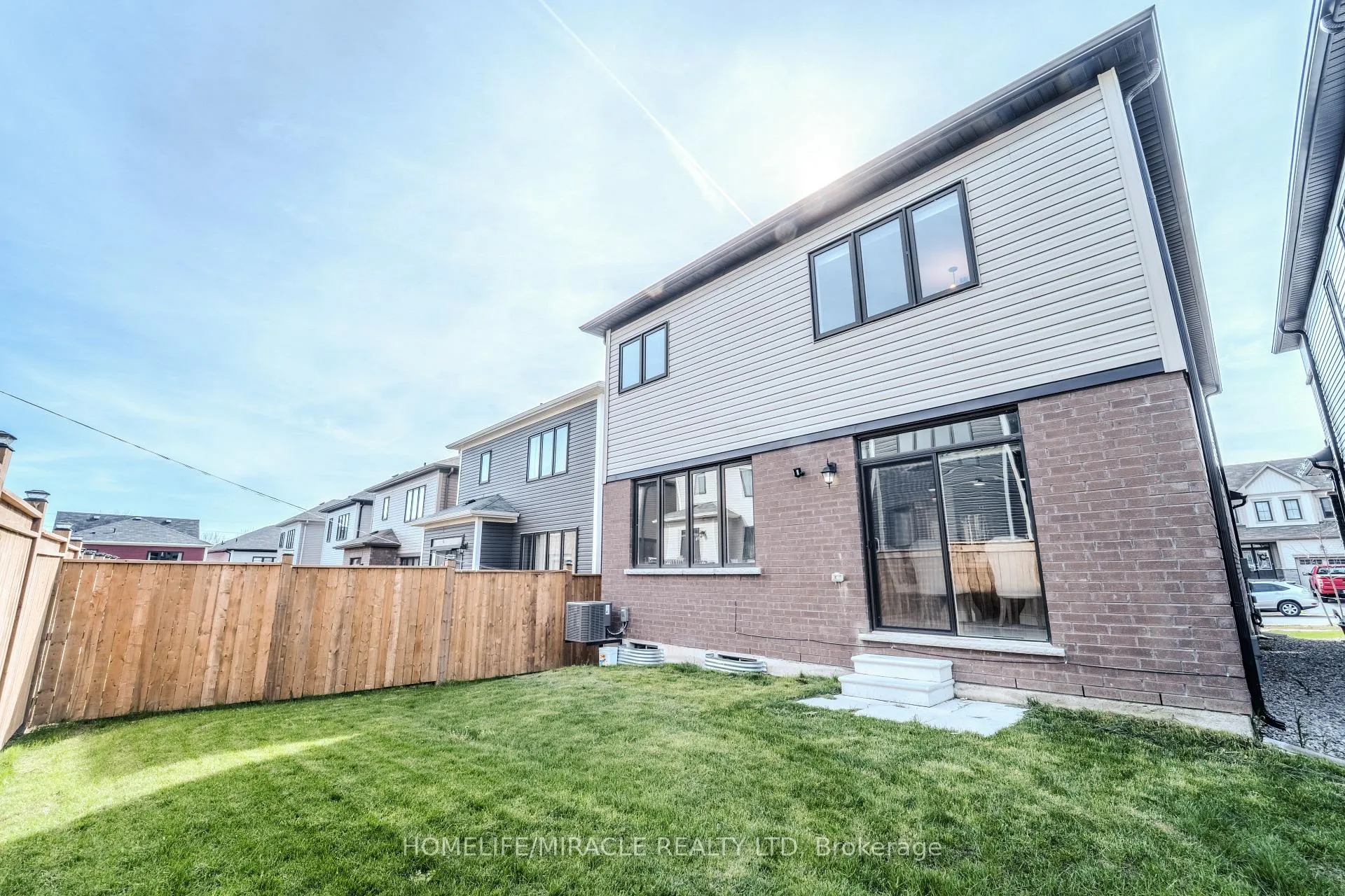 Photo 33 of 22 Santos Drive, Haldimand — HOMEH