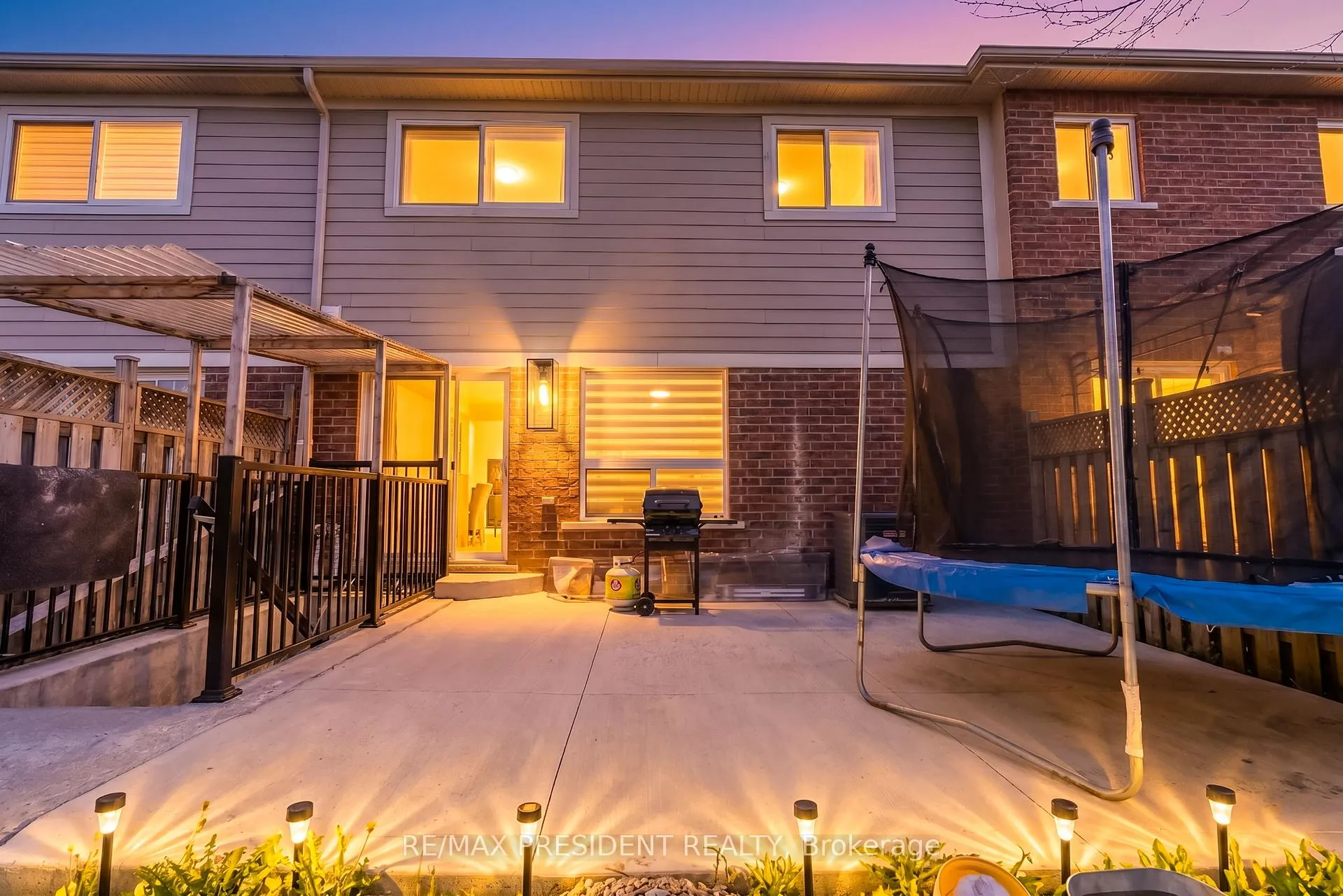 Photo 3 of 77 Tideland Drive, Brampton, Fletcher's Meadow — HOMEH