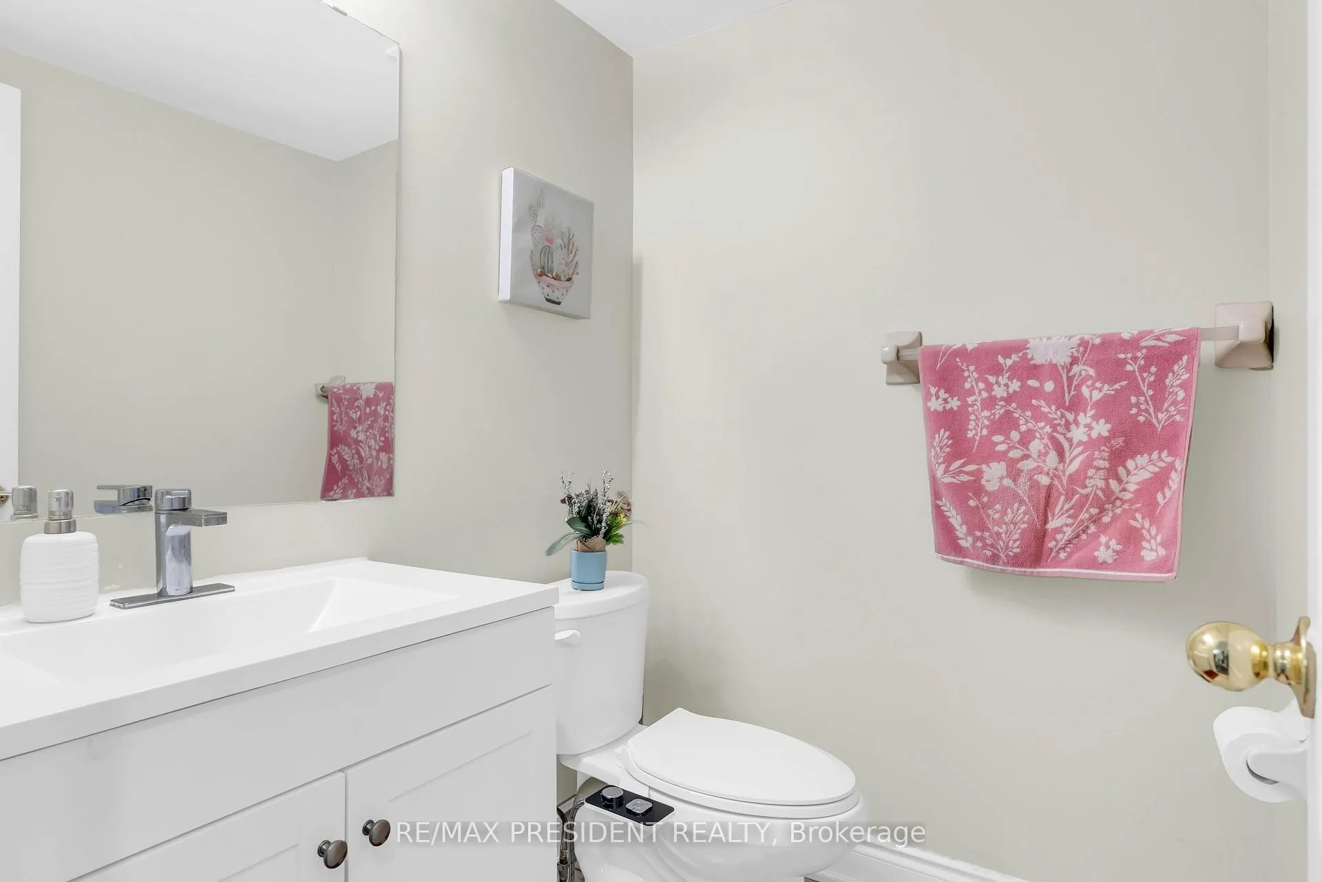 Photo 23 of 77 Tideland Drive, Brampton, Fletcher's Meadow — HOMEH