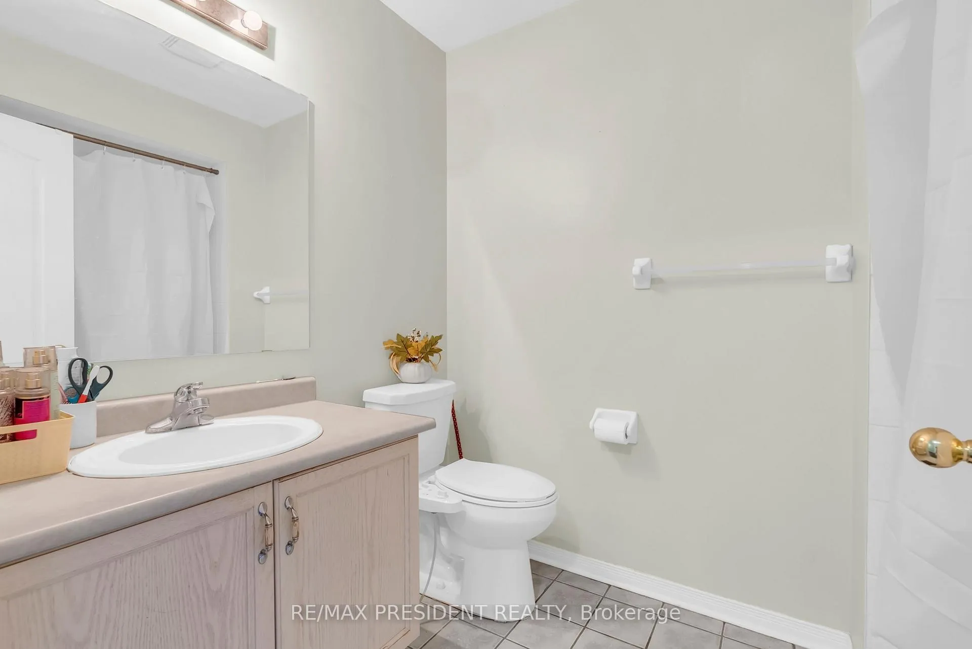 Photo 33 of 77 Tideland Drive, Brampton, Fletcher's Meadow — HOMEH