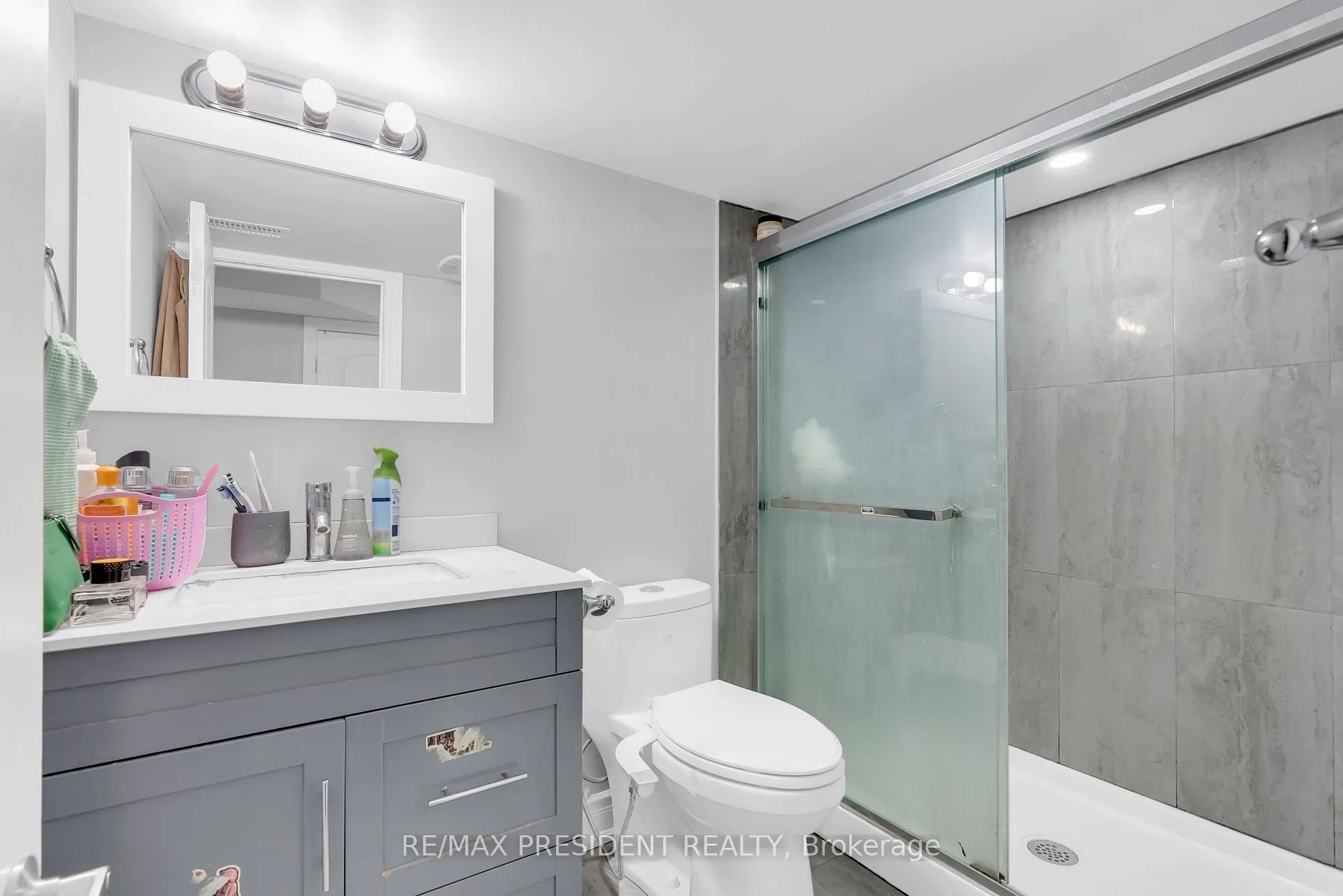 Photo 44 of 77 Tideland Drive, Brampton, Fletcher's Meadow — HOMEH
