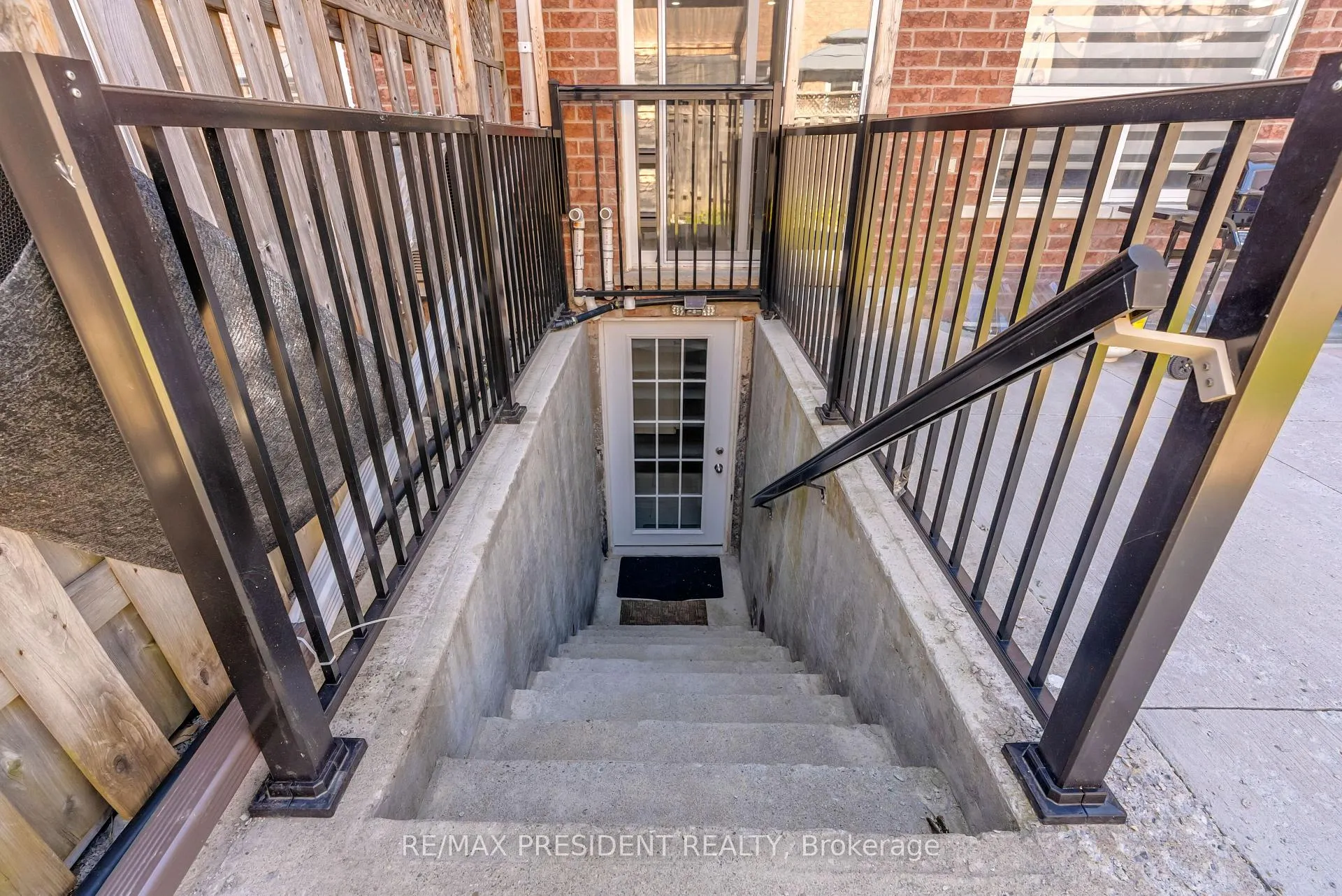 Photo 47 of 77 Tideland Drive, Brampton, Fletcher's Meadow — HOMEH