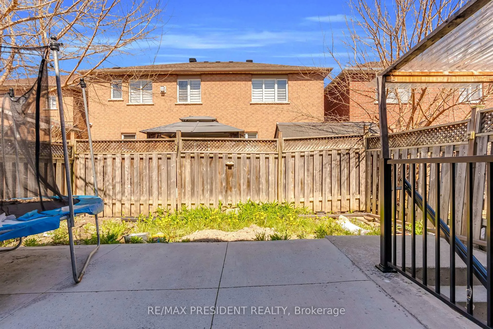 Photo 48 of 77 Tideland Drive, Brampton, Fletcher's Meadow — HOMEH