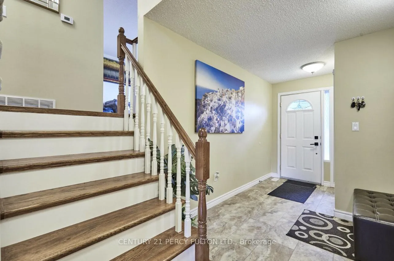 Photo 9 of 363 New Gate Avenue, Oshawa, Centennial — HOMEH