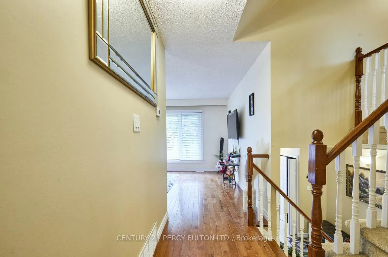 Photo 17 of 363 New Gate Avenue, Oshawa, Centennial — HOMEH