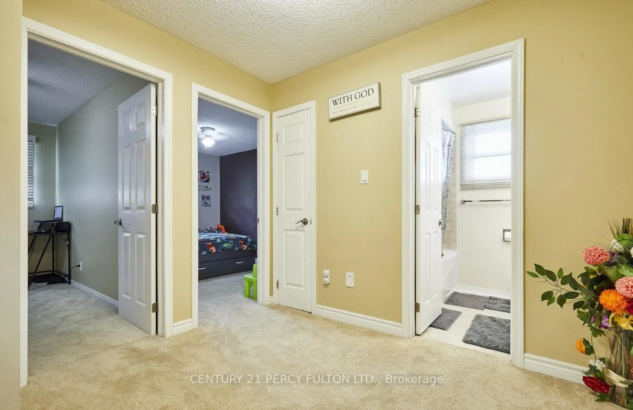 Photo 20 of 363 New Gate Avenue, Oshawa, Centennial — HOMEH