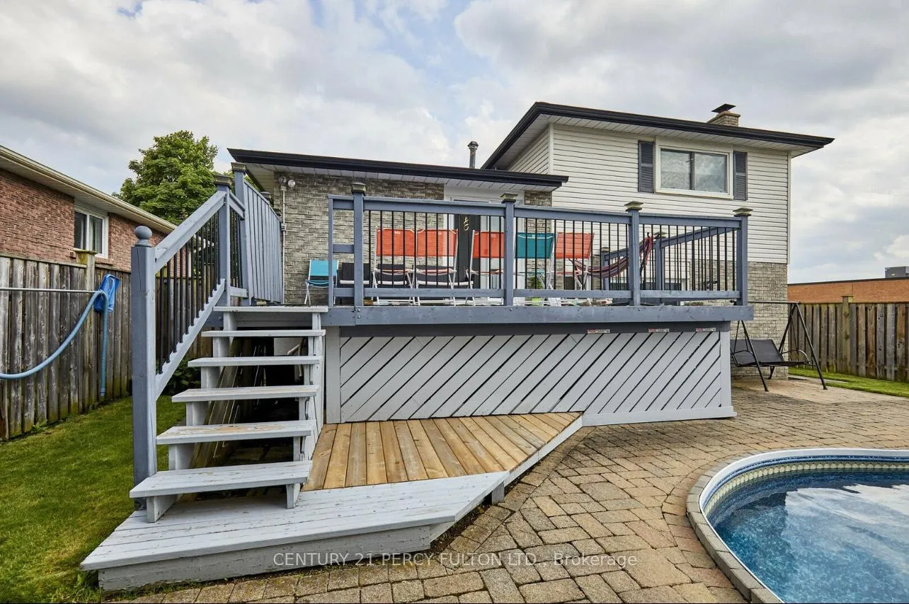 Photo 35 of 363 New Gate Avenue, Oshawa, Centennial — HOMEH