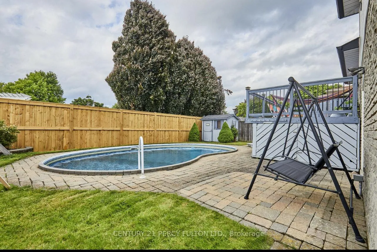 Photo 40 of 363 New Gate Avenue, Oshawa, Centennial — HOMEH