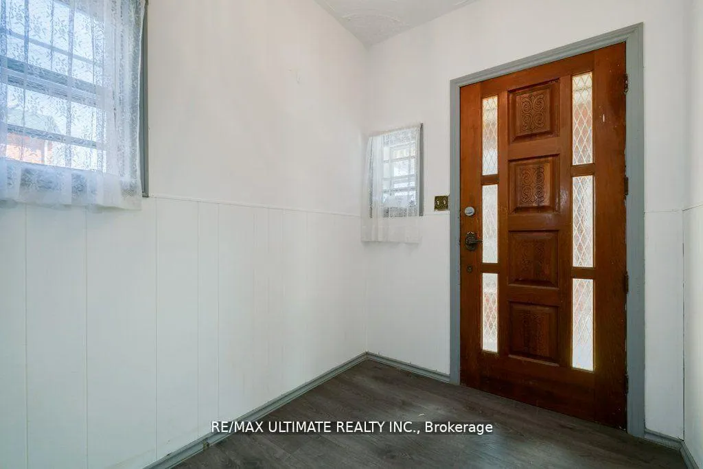Photo 2 of 34 Hickson Street, Toronto, Little Portugal — HOMEH