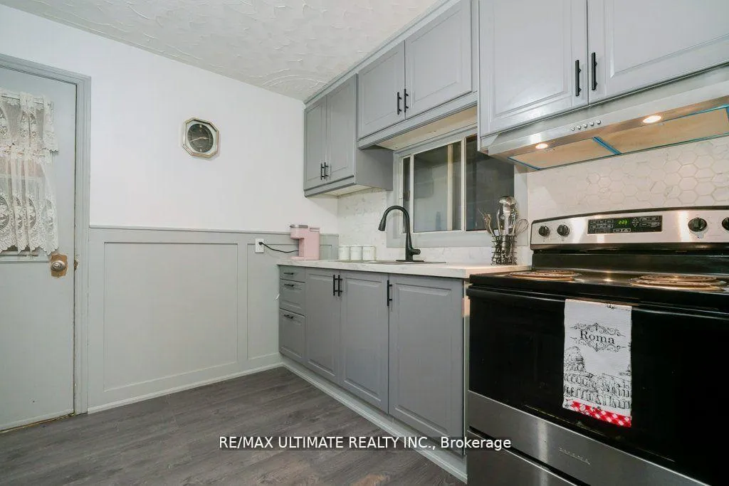 Photo 5 of 34 Hickson Street, Toronto, Little Portugal — HOMEH