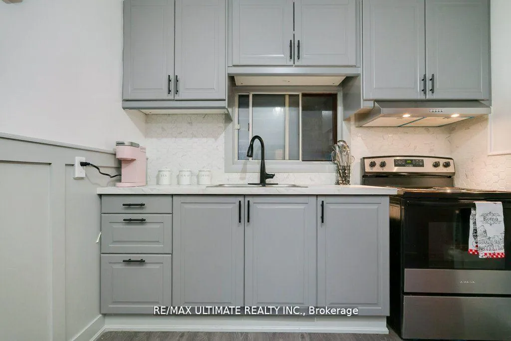 Photo 7 of 34 Hickson Street, Toronto, Little Portugal — HOMEH