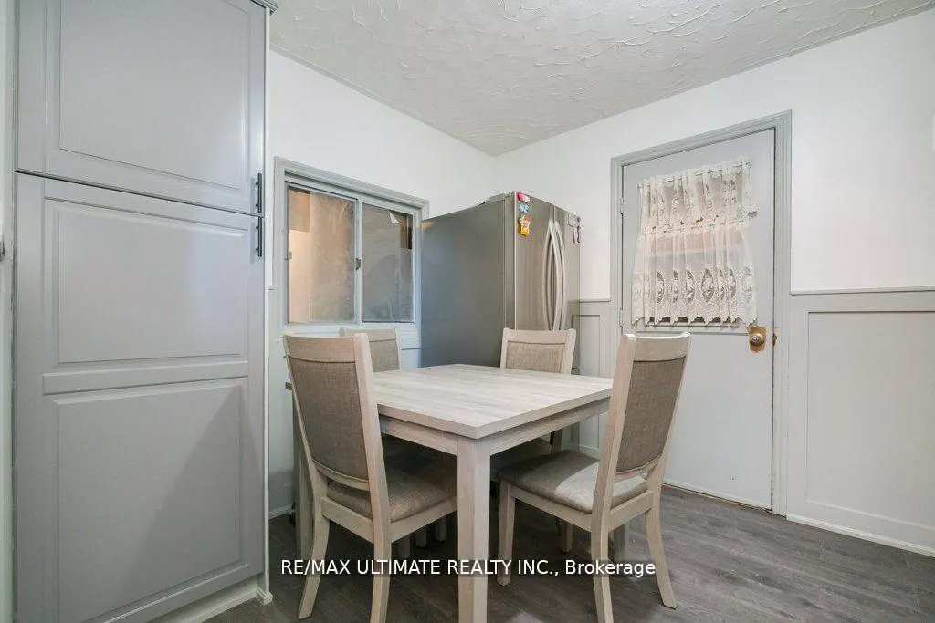 Photo 8 of 34 Hickson Street, Toronto, Little Portugal — HOMEH