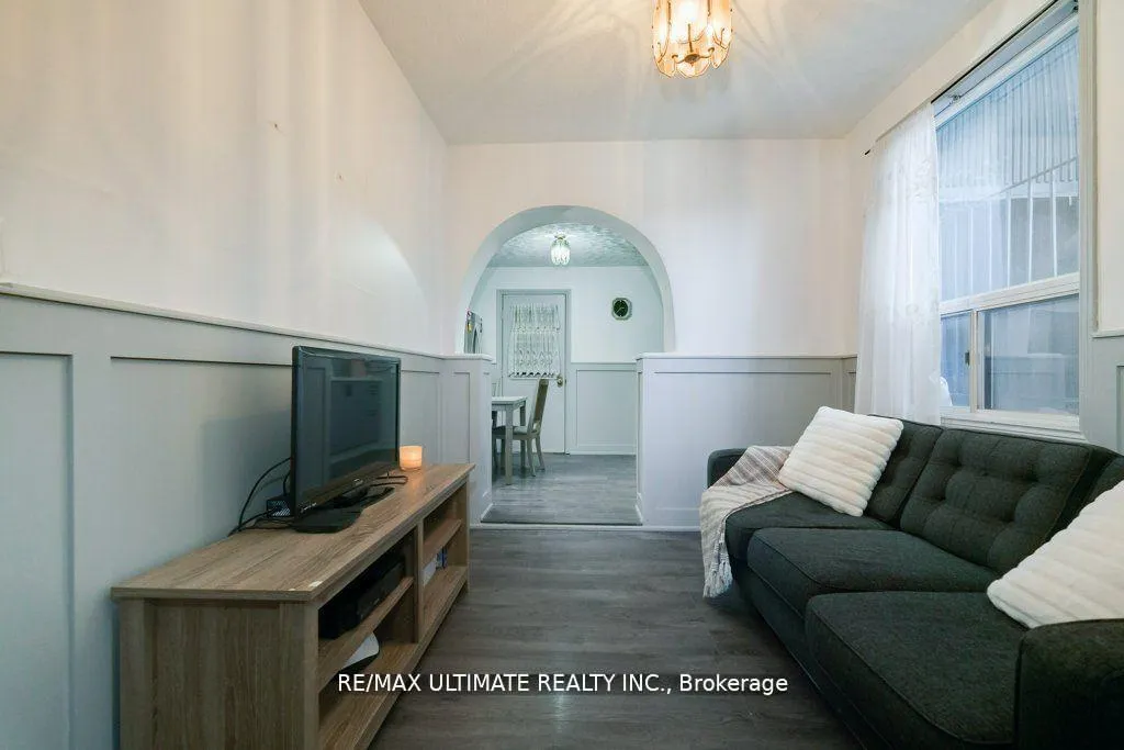 Photo 9 of 34 Hickson Street, Toronto, Little Portugal — HOMEH