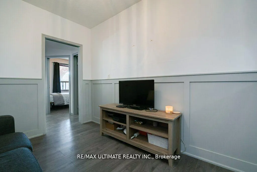 Photo 11 of 34 Hickson Street, Toronto, Little Portugal — HOMEH