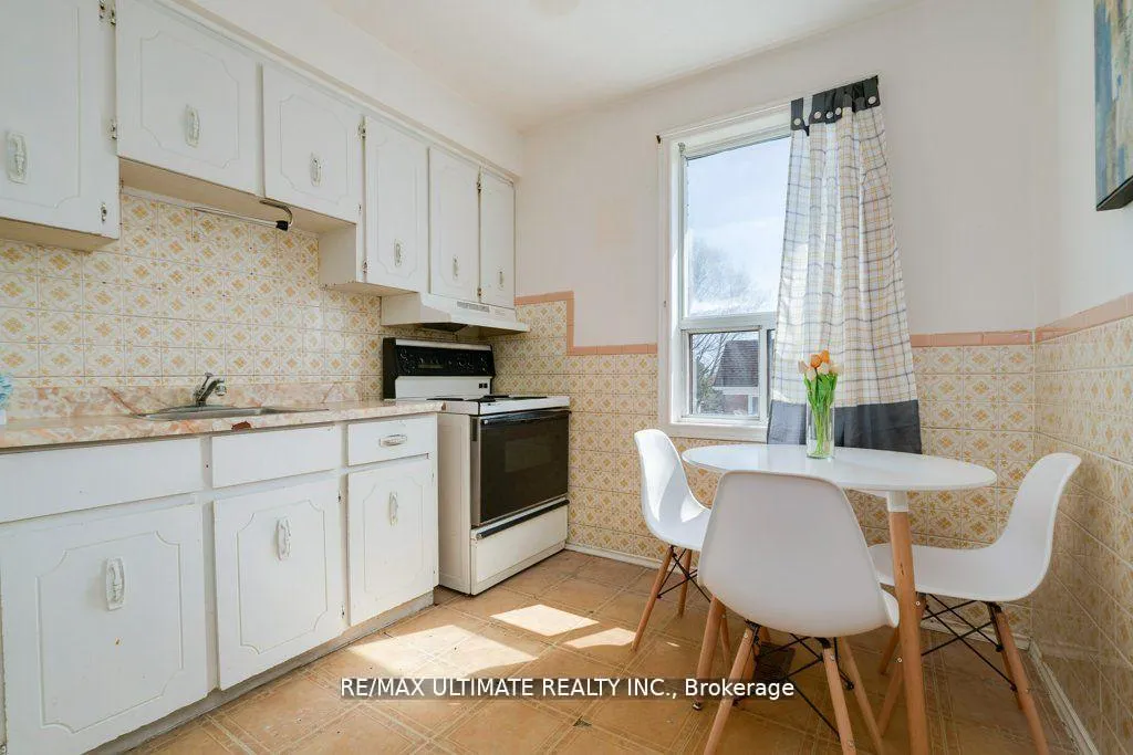 Photo 18 of 34 Hickson Street, Toronto, Little Portugal — HOMEH