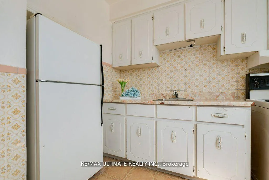 Photo 21 of 34 Hickson Street, Toronto, Little Portugal — HOMEH