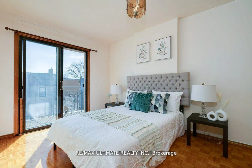 Photo 22 of 34 Hickson Street, Toronto, Little Portugal — HOMEH