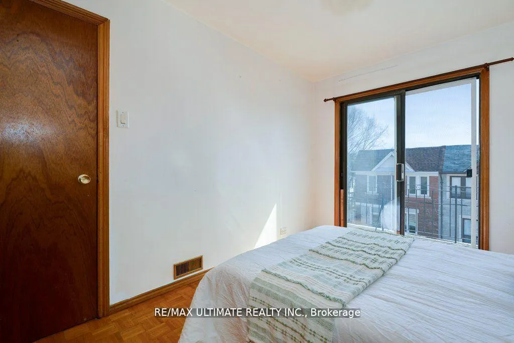 Photo 23 of 34 Hickson Street, Toronto, Little Portugal — HOMEH