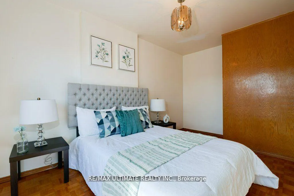 Photo 24 of 34 Hickson Street, Toronto, Little Portugal — HOMEH