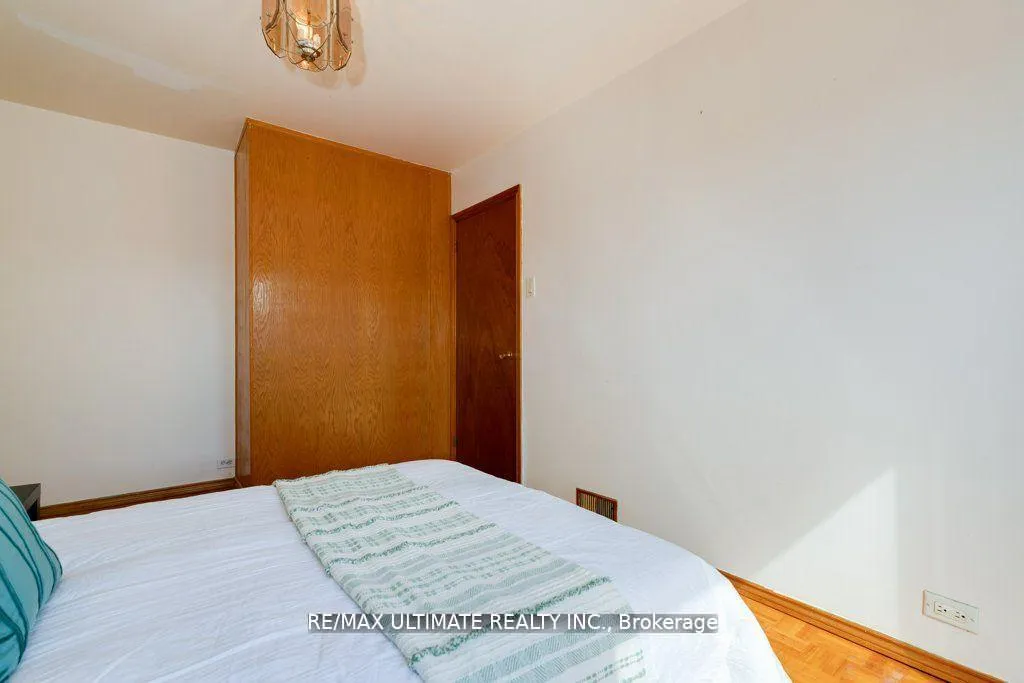 Photo 25 of 34 Hickson Street, Toronto, Little Portugal — HOMEH