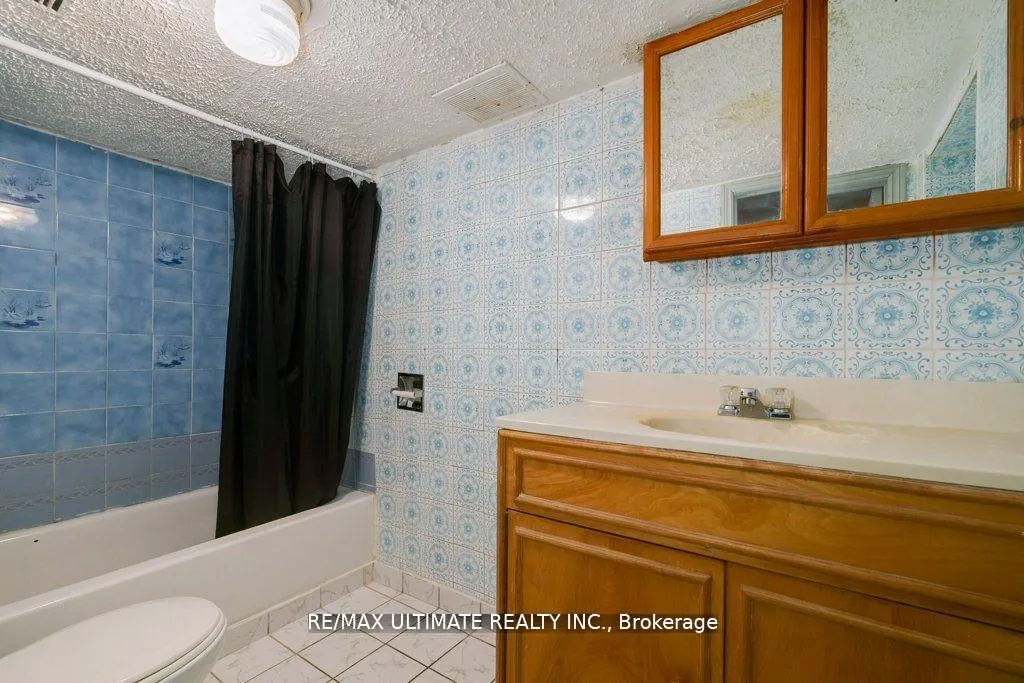 Photo 37 of 34 Hickson Street, Toronto, Little Portugal — HOMEH