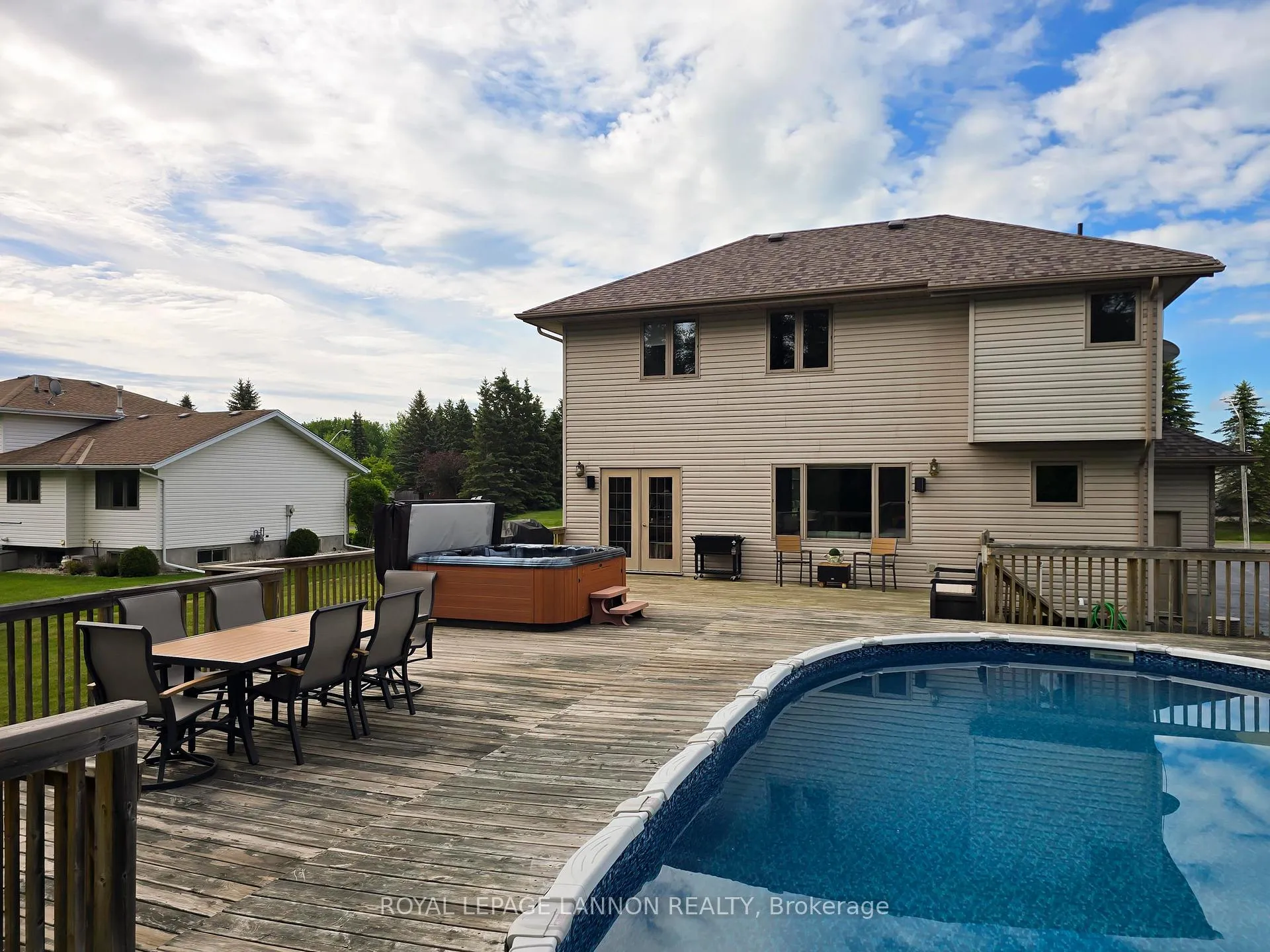 Photo 7 of 2169 Lacewood Drive, Thunder Bay, Rosslyn Road — HOMEH