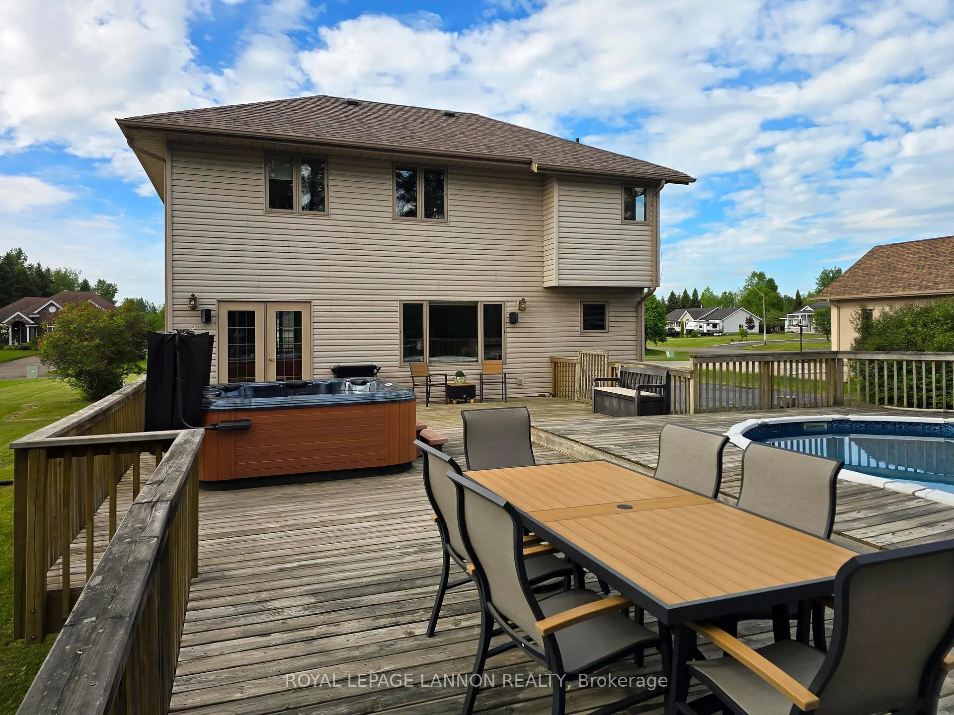 Photo 8 of 2169 Lacewood Drive, Thunder Bay, Rosslyn Road — HOMEH